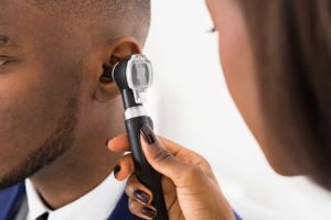 how to become an audiologist