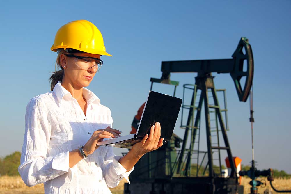 become a petroleum engineer