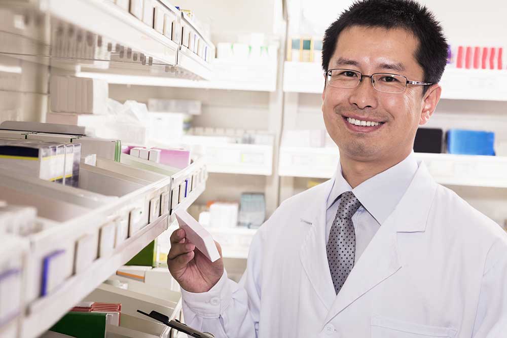 What does a Pharmacist do and how to become a Pharmacist.