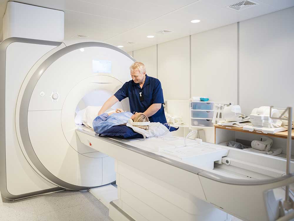What does a Nuclear Medicine Technologist Do and How to Become a One