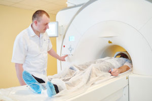 what does an MRI technologist do