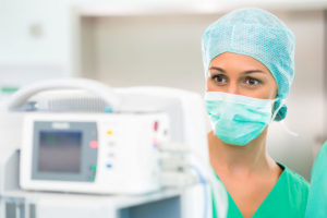 what does a nurse anesthetist do