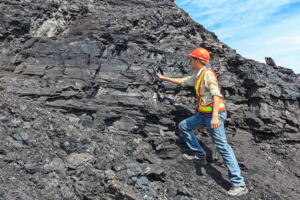become a geological engineer