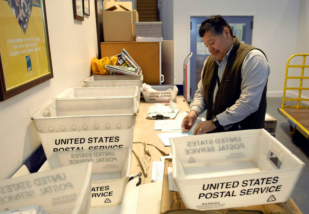 become a us postal service worker